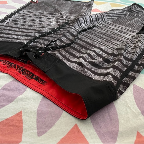 Billabong Stripe Swim Shorts - Picture 6 of 10